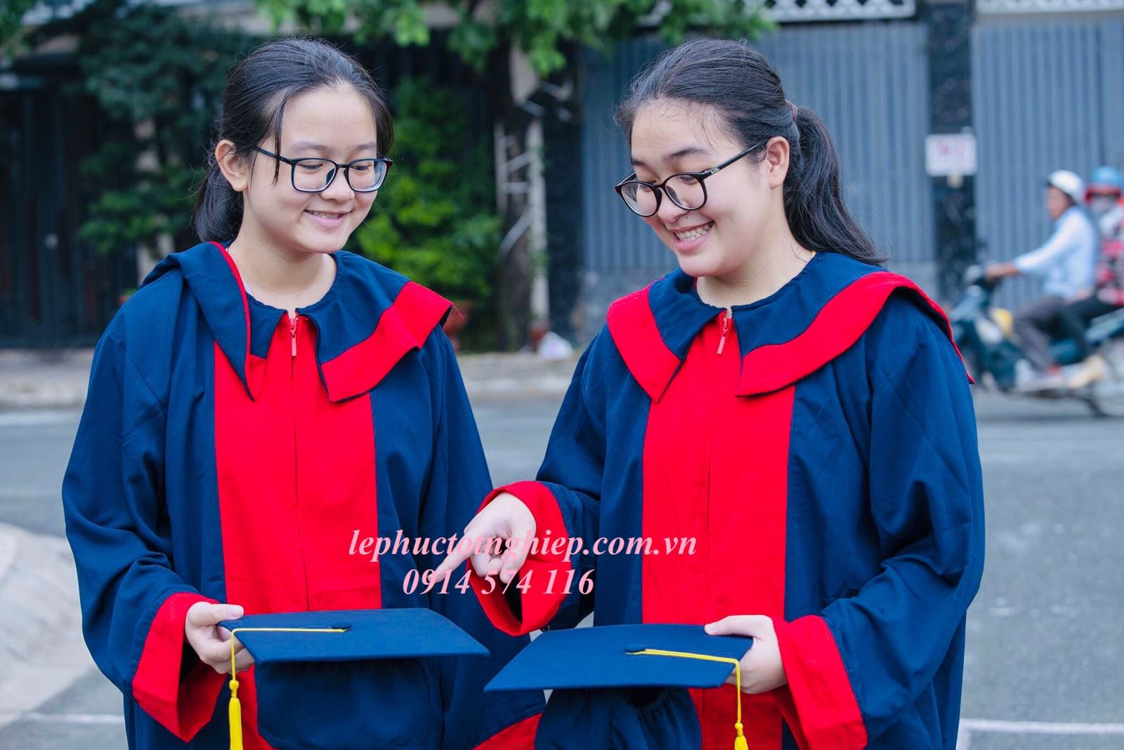 le phuc tot nghiep gia re hcm